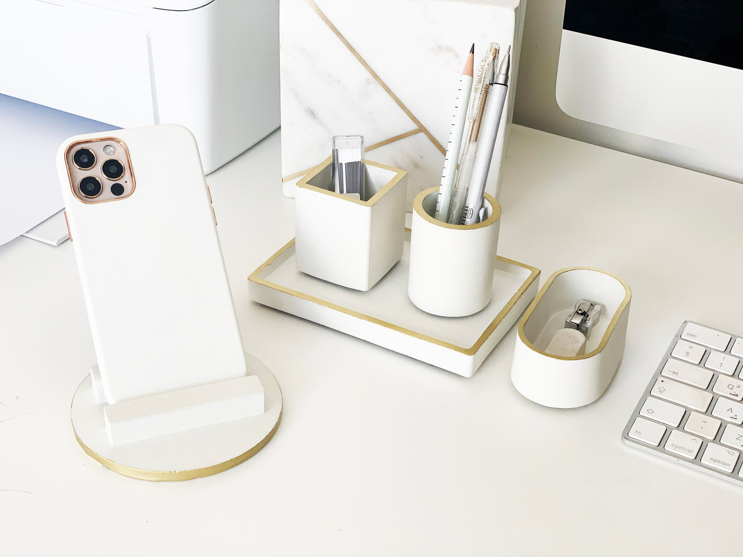 WHITE AND GOLD DESK ORGANIZER (SET 2)