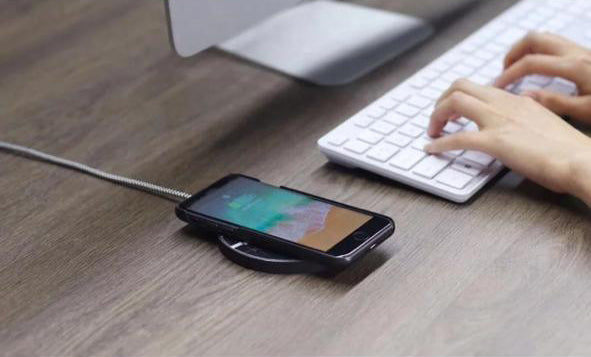 Black Marble Charging Pad